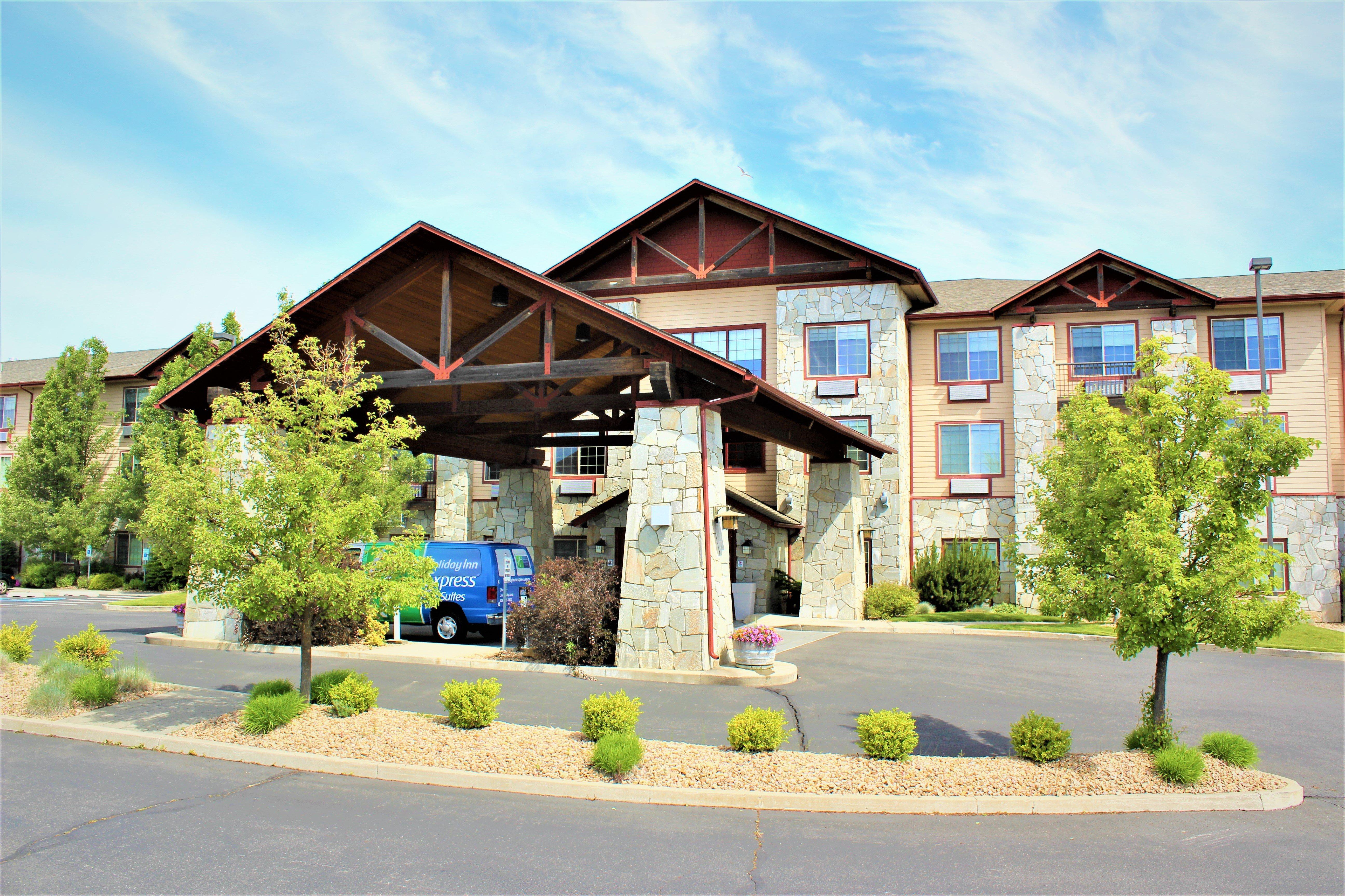 Holiday Inn Express & Suites Cheney, An Ihg Hotel Exterior photo