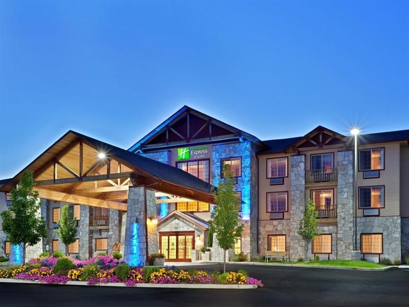 Holiday Inn Express & Suites Cheney, An Ihg Hotel Exterior photo